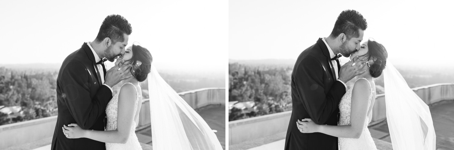 Timeless black and white wedding photos - black and white bride and groom photography - https://brittneyhannonphotography.com